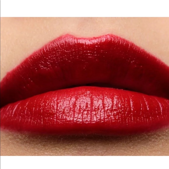 Mac Love Me Lipstick E For Effortless New in Box - Picture 7 of 13